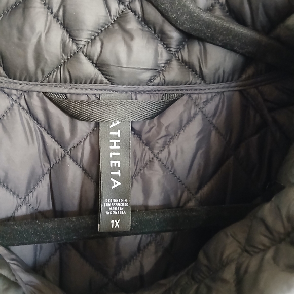 Athleta Whisper Featherless Jacket Black Quilted Outdoors Cozy Warm Winter SZ 1X - Picture 4 of 7
